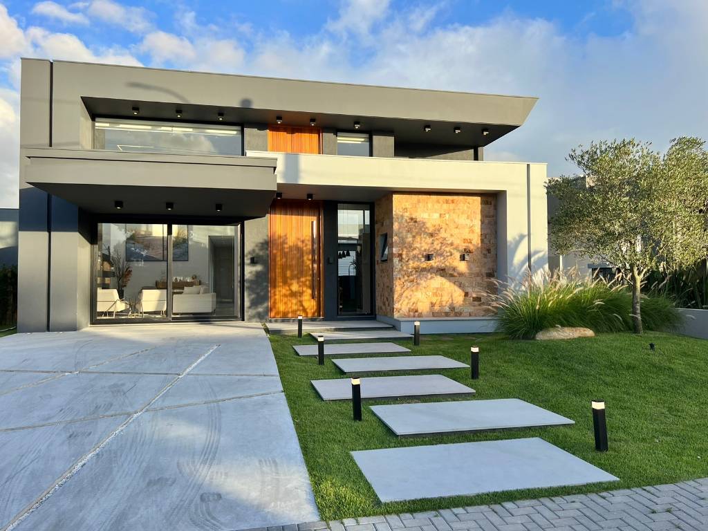 Casa em Condomínio 4 dormitórios para venda, DUBAI em Capão da Canoa | Ref.: 10022