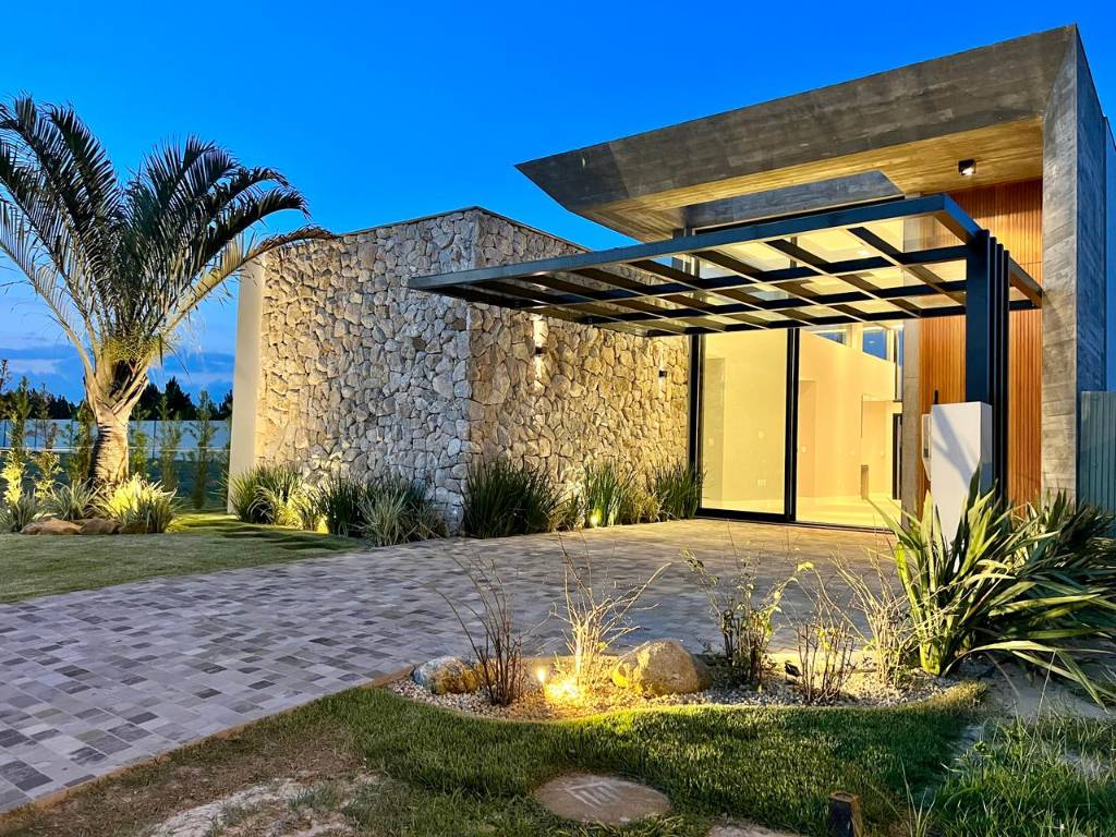 Casa em Condomínio 3 dormitórios para venda, ARENAS CURUMIM em Capão da Canoa | Ref.: 10610