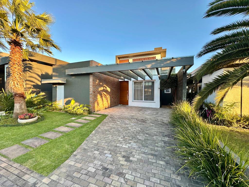 Casa em Condomínio 4 dormitórios para venda, CAPÃO ILHAS RESORT em Capão da Canoa | Ref.: 11760